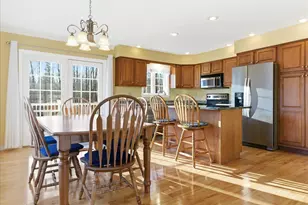 81 Crescent St, Skowhegan, ME 04976 - Photo 6