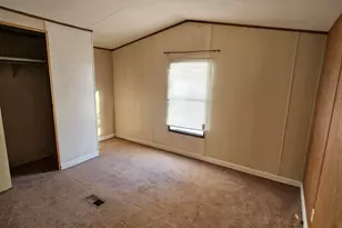 7 Pleasant St, Mexico, ME 04257 - Photo 4