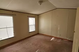 7 Pleasant St, Mexico, ME 04257 - Photo 6