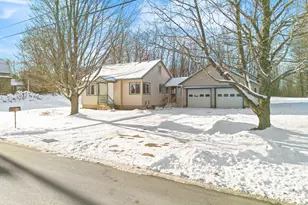 84 Bray Ave, Fairfield, ME 04937 - Photo 4