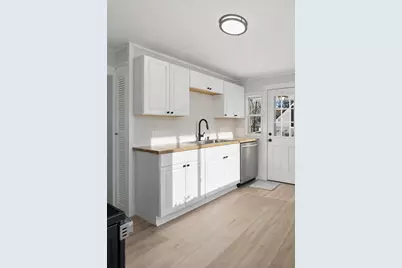 32 Abbott Street, Waterville, ME 04901 - Photo 4