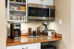 47 Resolution Pl, Cape Elizabeth, ME 04107 - Photo 8