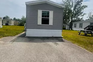 53 Larry Ln, Brunswick, ME 04011 - Photo 4