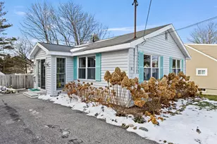 17 Spring St, South Portland, ME 04106 - Photo 4