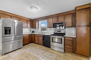 18 Plymouth Dr, Biddeford, ME 04005 - Photo 8