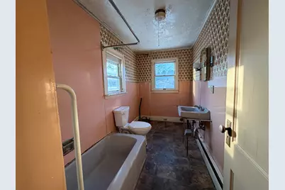 10 Lindsay Street, Lincoln, ME 04457 - Photo 8