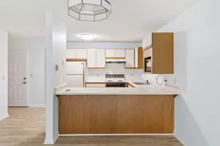 215 E Grand Ave, Old Orchard Beach, ME 04064 - Photo 16