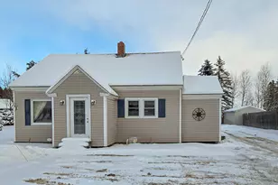 33 Elizabeth St, Presque Isle, ME 04769 - Photo 1