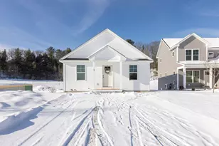 17 Feldspar Ln, Cumberland, ME 04021 - Photo 2