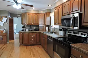 7 Taylor Ave, Waterville, ME 04901 - Photo 4