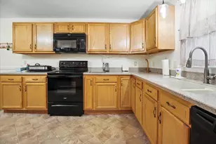 24 Clifford St, Mechanic Falls, ME 04256 - Photo 24