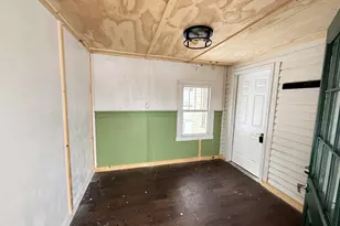 64 Franklin Ave, Houlton, ME 04730 - Photo 6