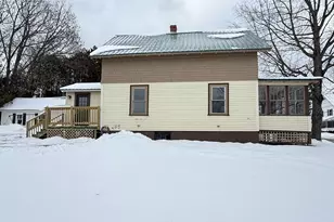 64 Franklin Ave, Houlton, ME 04730 - Photo 4