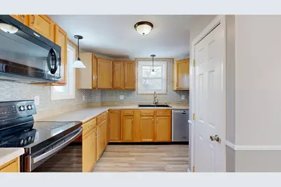 30 Cottage Street, Lewiston, ME 04240 - Photo 4