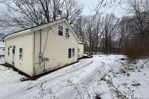 105 Bray Ave, Fairfield, ME 04937 - Photo 2