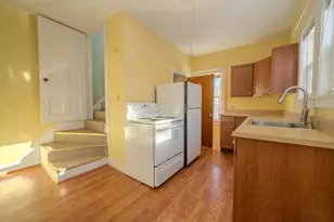 68 Masonic St, Rockland, ME 04841 - Photo 4