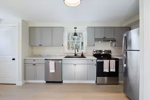 64 Woodlawn Ave, Portland, ME 04103 - Photo 8