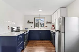 35 Epping St, Portland, ME 04103 - Photo 8