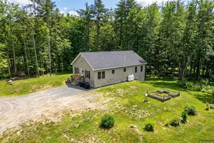 136 Mountain Rd, Raymond, ME 04071 - Photo 2