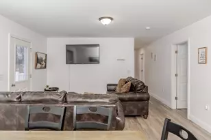 508 Essex St, Dover Foxcroft, ME 04426 - Photo 12