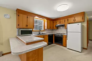 286 S High St, Bridgton, ME 04009 - Photo 2