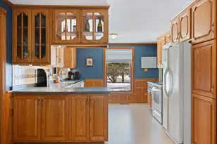 142 Ichabod Ln, Hampden, ME 04444 - Photo 10