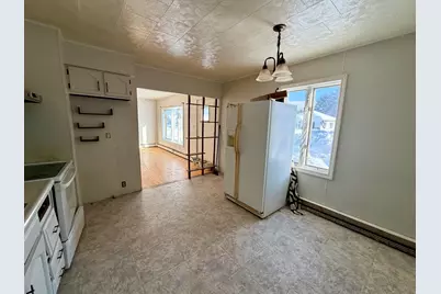 175 Pleasant Avenue, Madawaska, ME 04756 - Photo 10