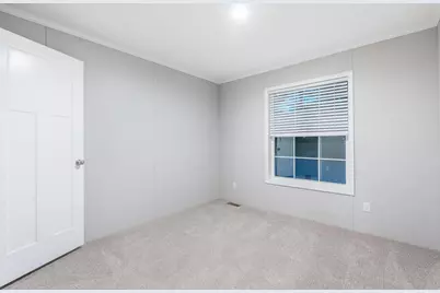 10 Short Street, Winthrop, ME 04364 - Photo 18