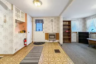 35 Jordan St, Presque Isle, ME 04769 - Photo 2