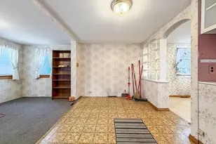 35 Jordan St, Presque Isle, ME 04769 - Photo 4