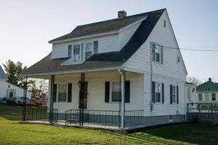 22 Jewett St, Skowhegan, ME 04976 - Photo 2