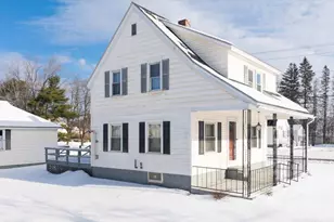 22 Jewett St, Skowhegan, ME 04976 - Photo 2