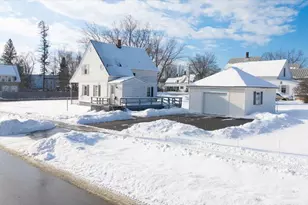 22 Jewett St, Skowhegan, ME 04976 - Photo 4