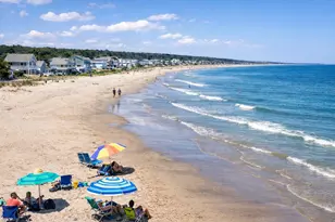 301 Webhannet Dr, Wells, ME 04090 - Photo 2