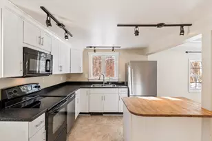 737 Commercial St, Rockport, ME 04856 - Photo 12