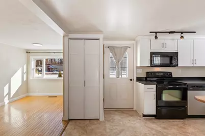 737 Commercial Street, Rockport, ME 04856 - Photo 14