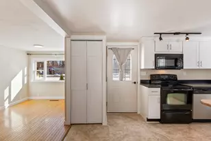 737 Commercial St, Rockport, ME 04856 - Photo 14