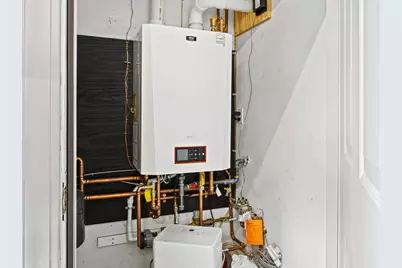 2108 Broadway #C, South Portland, ME 04106 - Photo 6