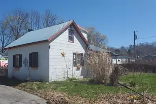 29 Oak St, Bucksport, ME 04416 - Photo 8