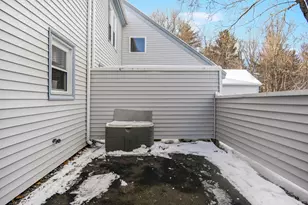 826 Ohio St, Bangor, ME 04401 - Photo 4