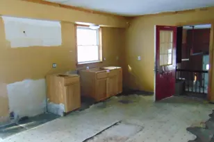 17 Edwards St, Lincoln, ME 04457 - Photo 4