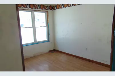 17 Edwards Street, Lincoln, ME 04457 - Photo 6