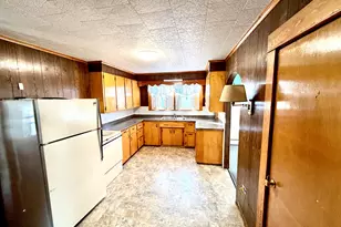 22 Colony Pl, Millinocket, ME 04462 - Photo 10