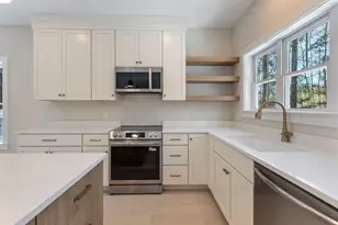 11 Peabody Ln, Saco, ME 04072 - Photo 8