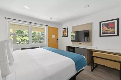 337 Commercial Street, Rockport, ME 04856 - Photo 4