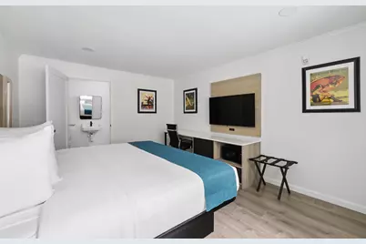 337 Commercial Street, Rockport, ME 04856 - Photo 12