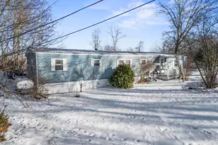 49 Sandalwood Cir, Kittery, ME 03904 - Photo 2