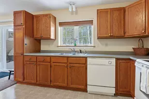52 Ashley Ln, Portland, ME 04103 - Photo 6