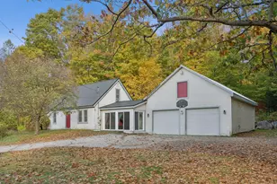 2539 Auburn Rd, Turner, ME 04282 - Photo 1