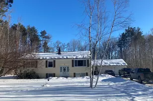 41 Crescent St, Skowhegan, ME 04976 - Photo 4